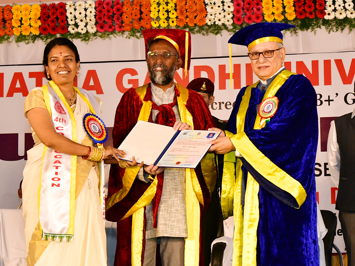 Nalgonda_20_20Mahatma_20Gandhi_20University_20Graduation_20Ceremony_20Photos__20_2813_29.jpg 13