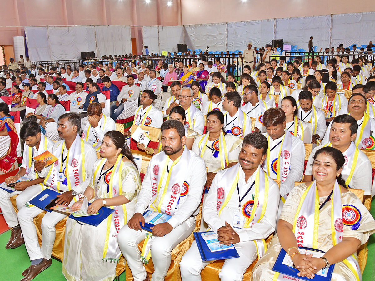 Nalgonda_20_20Mahatma_20Gandhi_20University_20Graduation_20Ceremony_20Photos__20_2817_29.jpg 17