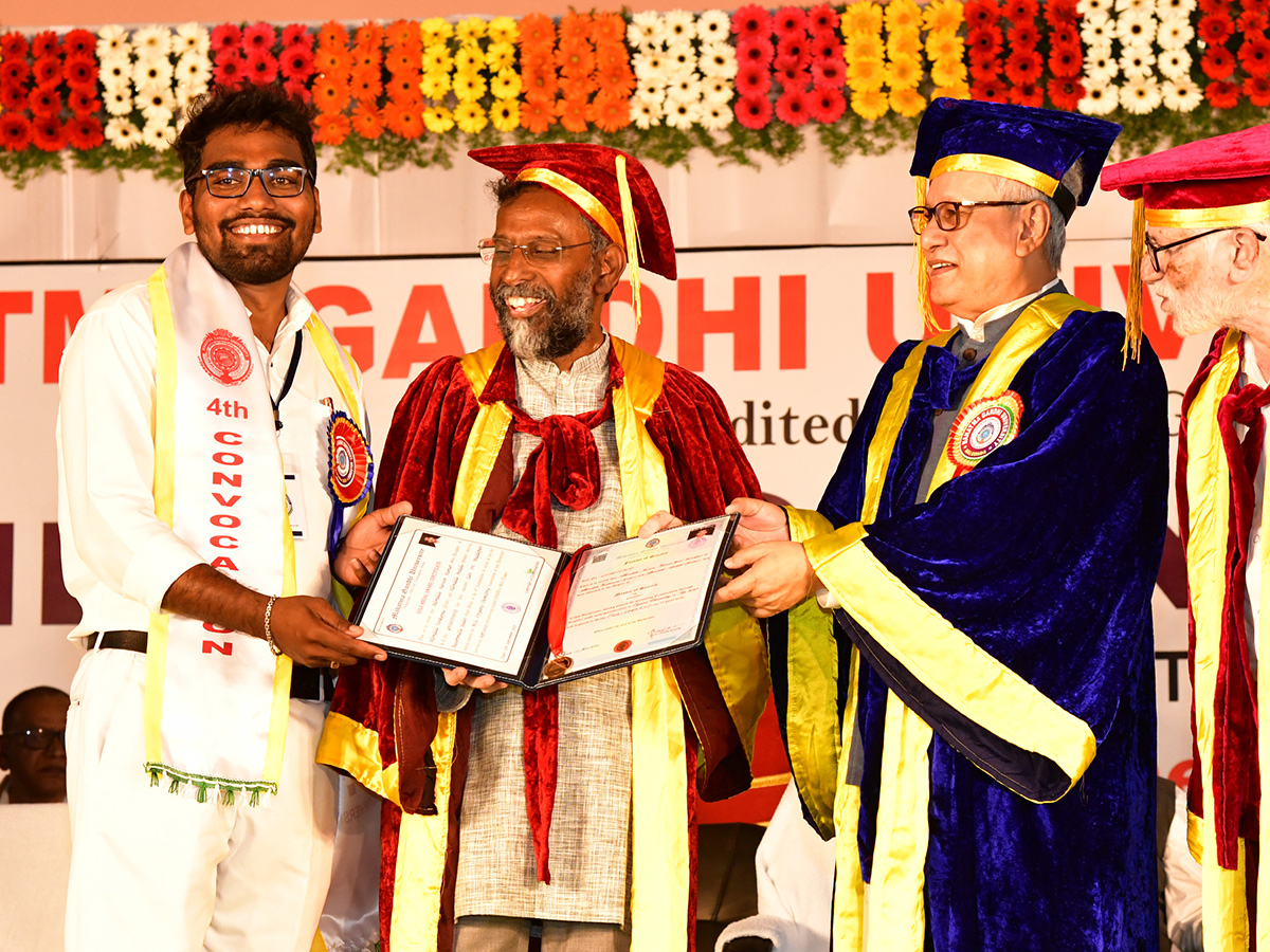 Nalgonda_20_20Mahatma_20Gandhi_20University_20Graduation_20Ceremony_20Photos__20_287_29.jpg 7