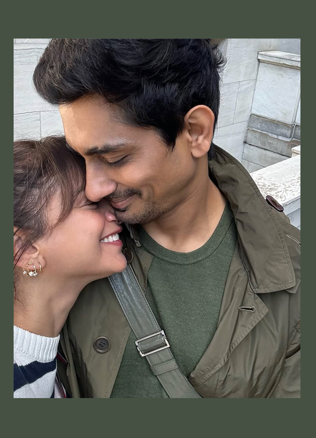 Adithi_20siddarth_20wedding_20annivarsary2.jpg 3