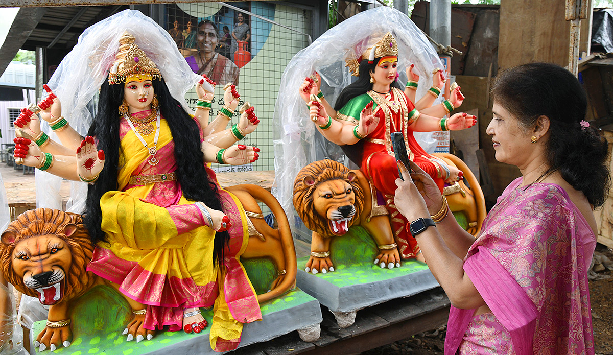 Dasara_202025_20_20Durga_20Mata_20Idol_20Making_20in_20Hyderabad__20_287_29.jpg 7