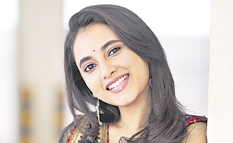 Heroine-Priyanka-path.jpg