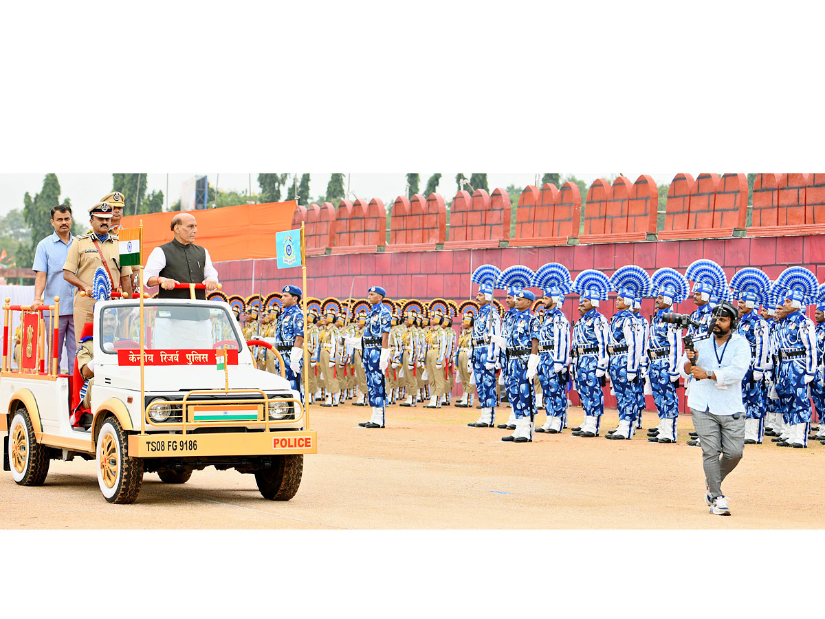 Telangana_20Liberation_20Day_20Celebrated_20at_20Parade_20Grounds_20Photos_20_286_29.jpg 7