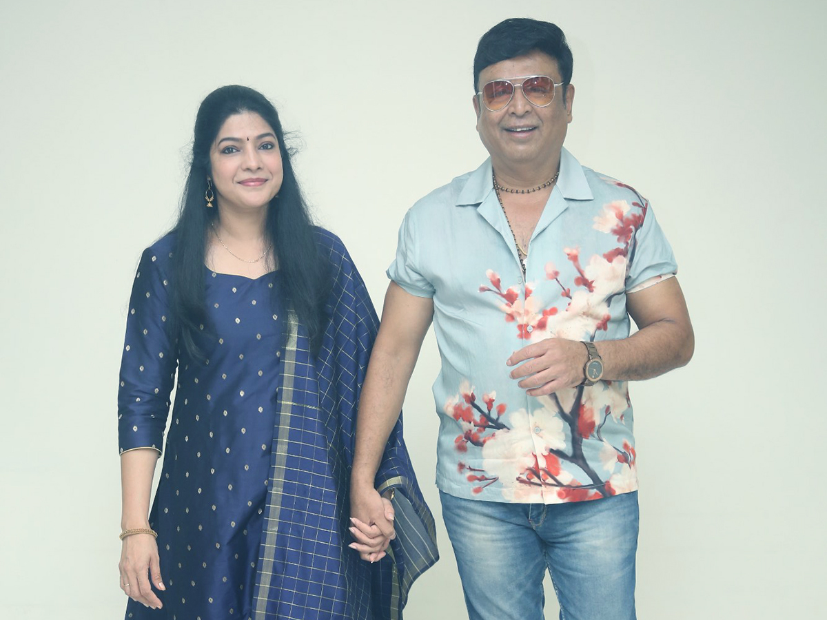 Actor_20VK_20Naresh_20and_20Actress_20Vasuki_20Anand_20Beauty_20Movie_20Promotion__20_2812_29.jpg 12