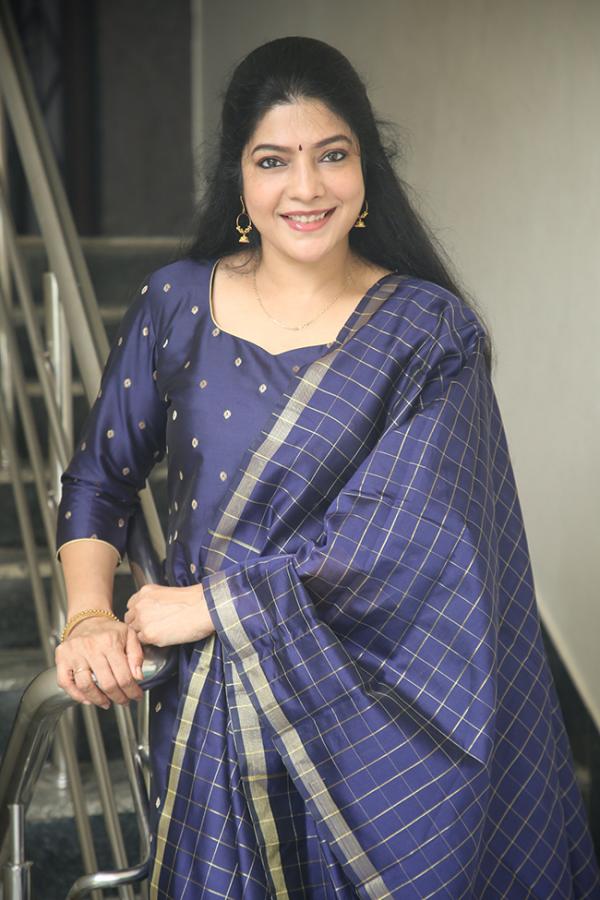 Actor_20VK_20Naresh_20and_20Actress_20Vasuki_20Anand_20Beauty_20Movie_20Promotion__20_2813_29.jpg 13