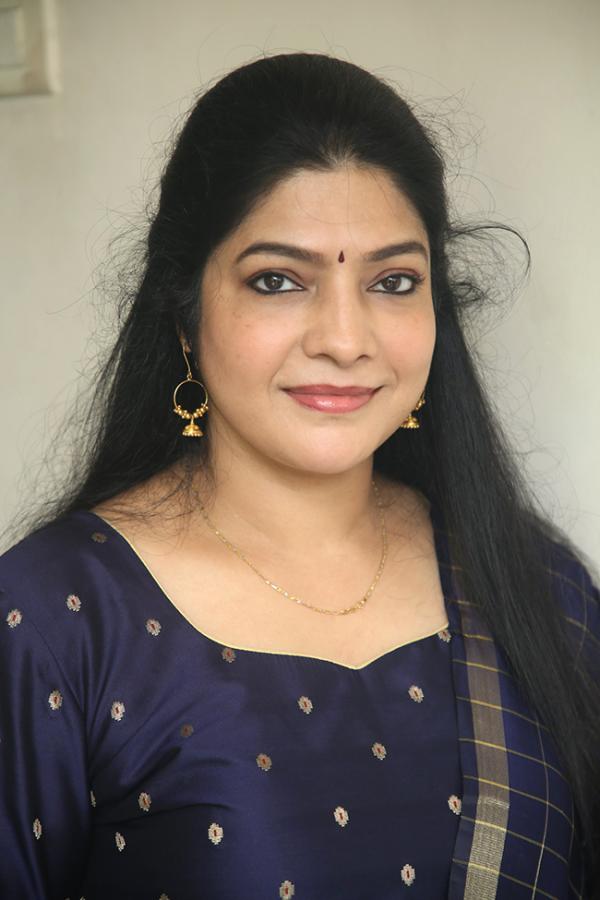 Actor_20VK_20Naresh_20and_20Actress_20Vasuki_20Anand_20Beauty_20Movie_20Promotion__20_2816_29.jpg 16