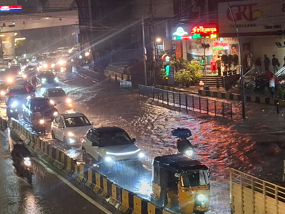 Heavy_20Rains_20in_20Hyderabad_20Photos__20_2816_29.jpg 16