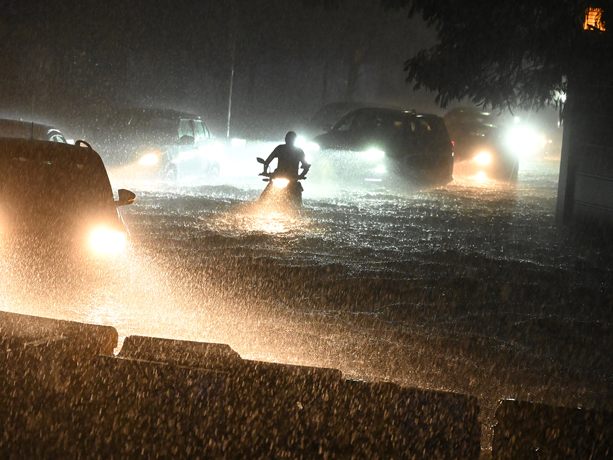Heavy_20Rains_20in_20Hyderabad_20Photos__20_2823_29.jpg 23
