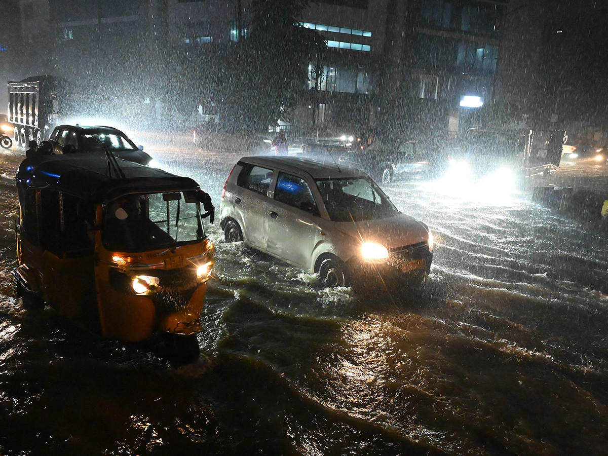 Heavy_20Rains_20in_20Hyderabad_20Photos__20_2825_29.jpg 25