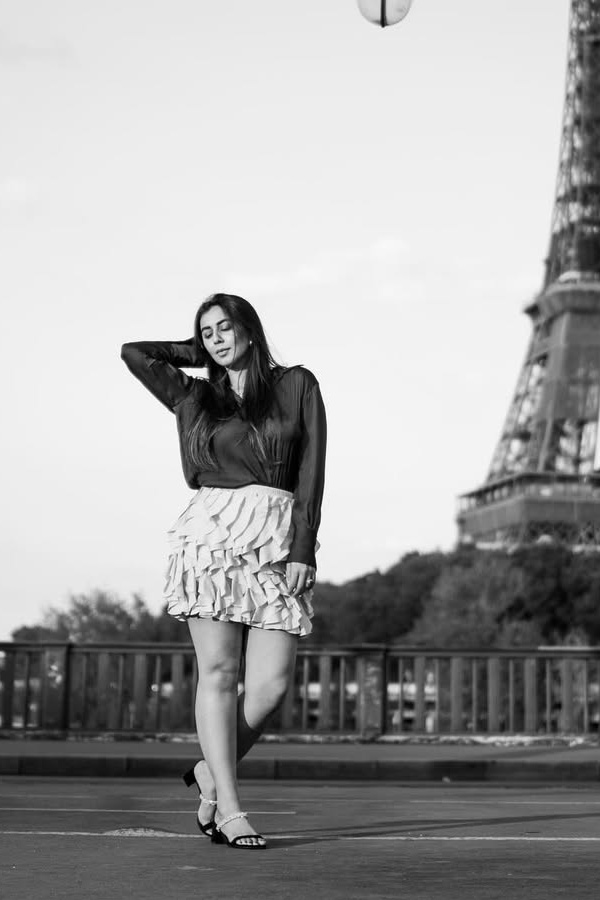 Aadhi_20Pinisetty_20Paris_20Vacation_20with_20Wife_20Nikki_20Galrani_20Photos_20_289_29.jpg 10