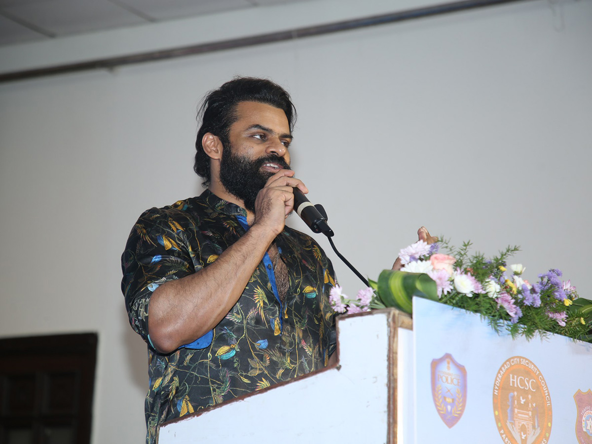 Hyderabad_20Hosts_20Traffic_20and_20Road_20Safety_20Summit_202025_20Photos__20_2815_29.jpg 15