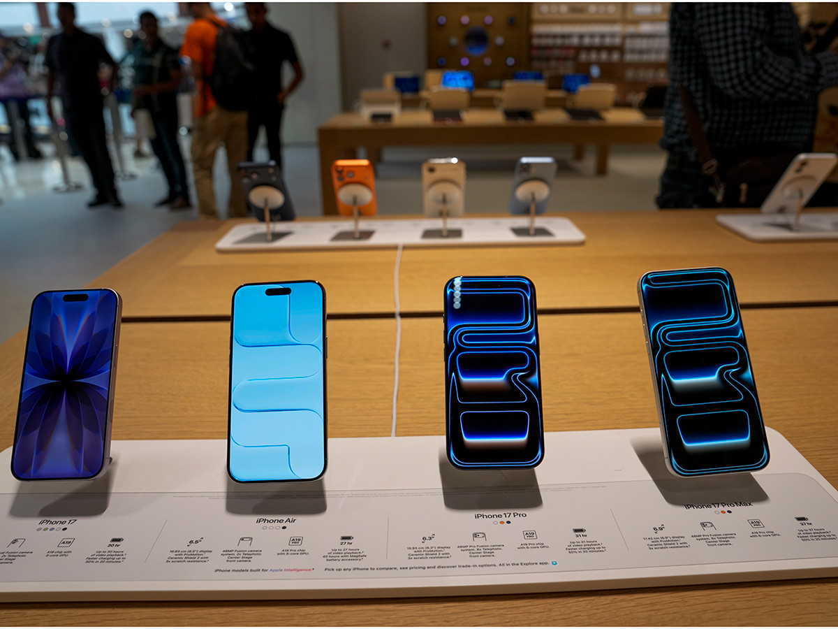 Apples_20newly_20launched_20iPhone_2017_20series_20smartphones__20_2815_29.jpg 15