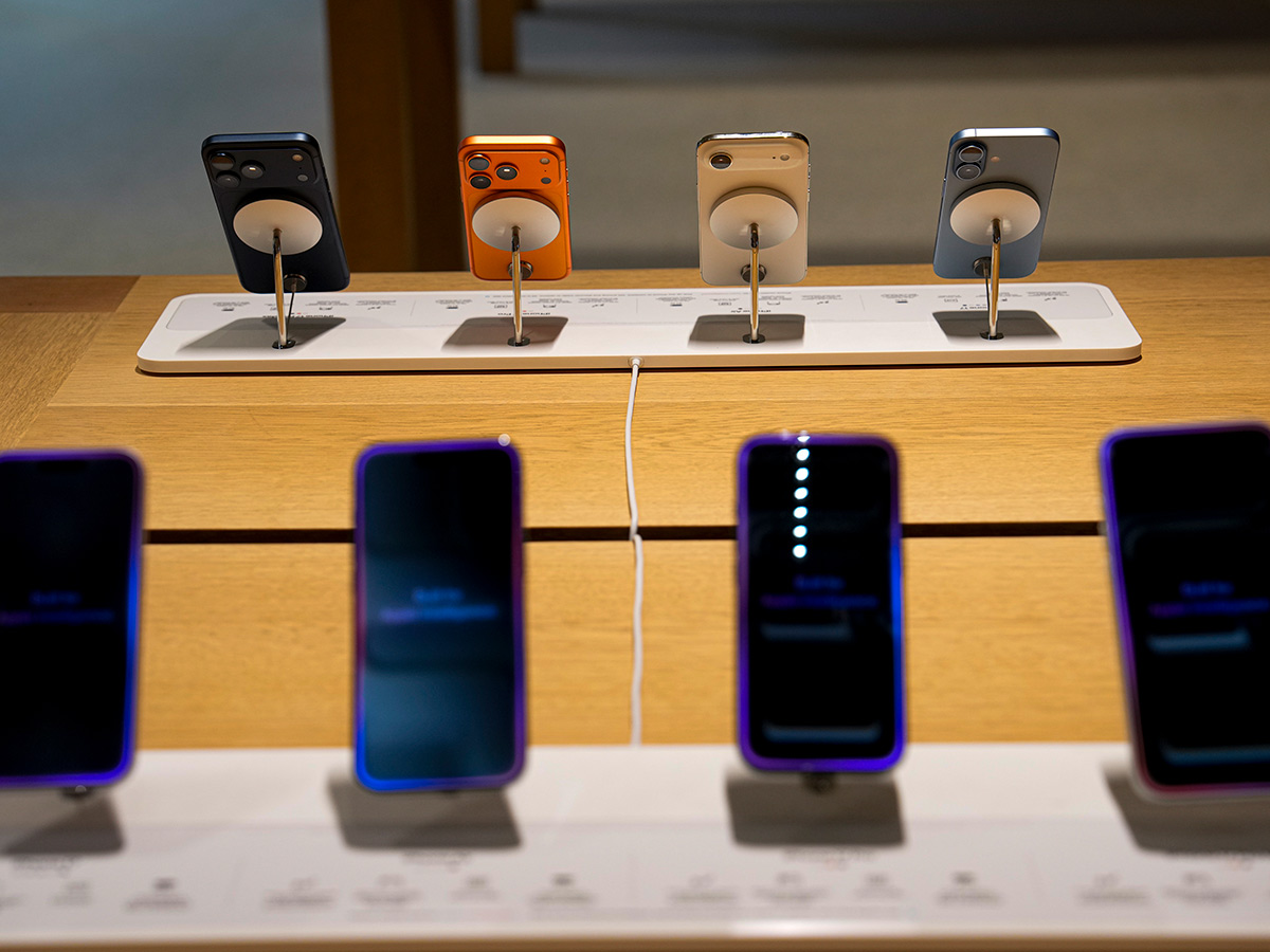 Apples_20newly_20launched_20iPhone_2017_20series_20smartphones__20_2816_29.jpg 16