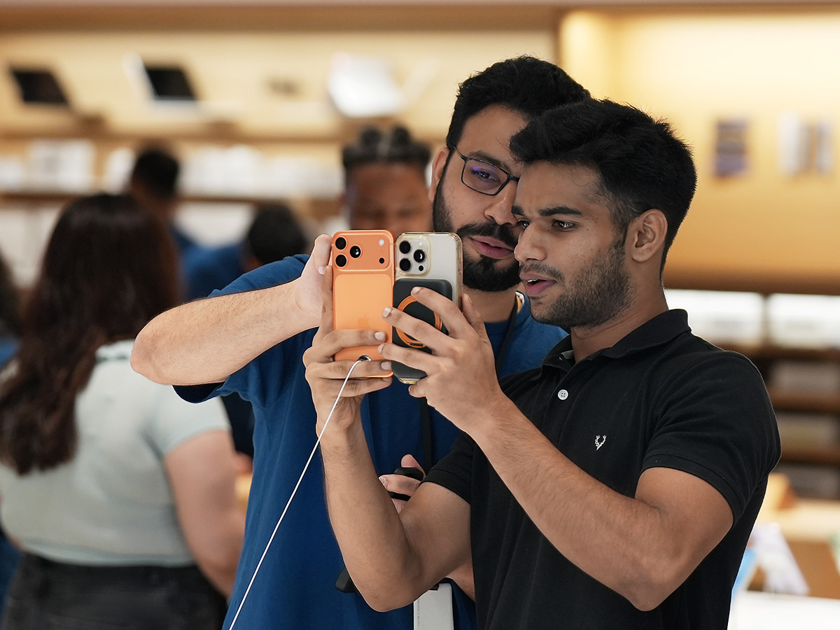 Apples_20newly_20launched_20iPhone_2017_20series_20smartphones__20_2825_29.jpg 25