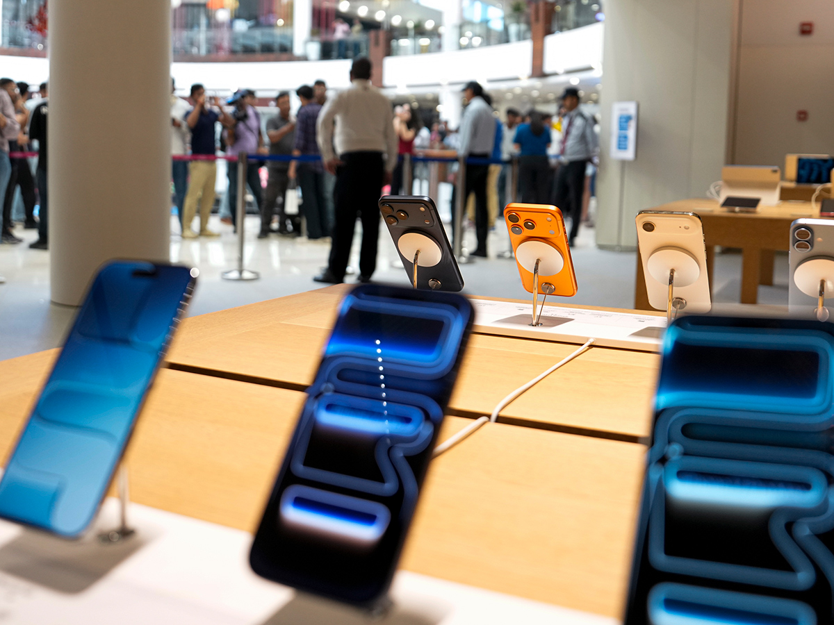 Apples_20newly_20launched_20iPhone_2017_20series_20smartphones__20_284_29.jpg 4