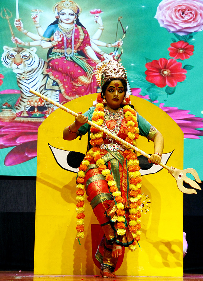 Vijayawada_20Dasara_20Cultural_20Festivals_20Conclude_20Photos__20_2817_29.jpg 17