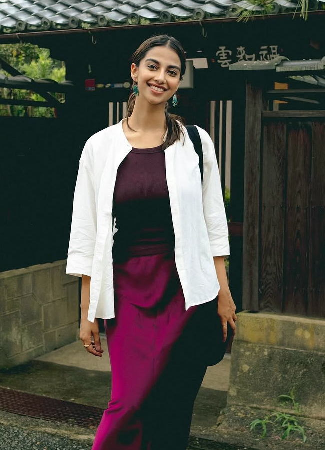 Meenakshi_20chaudhary5.jpg 6