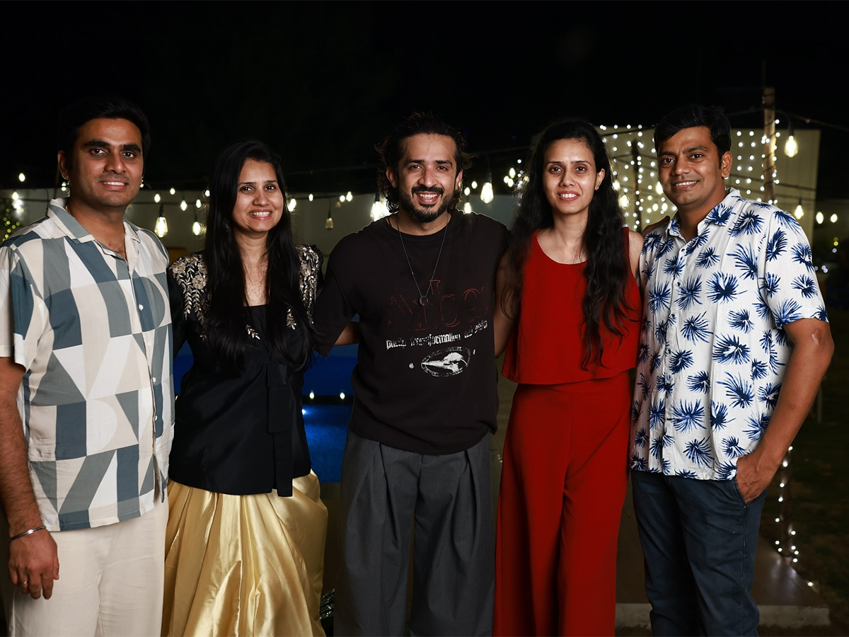 Anchor_20Ravi_20Birthday_20Celebrations_20Photo_20Goes_20Viral__20_2812_29.jpg 12