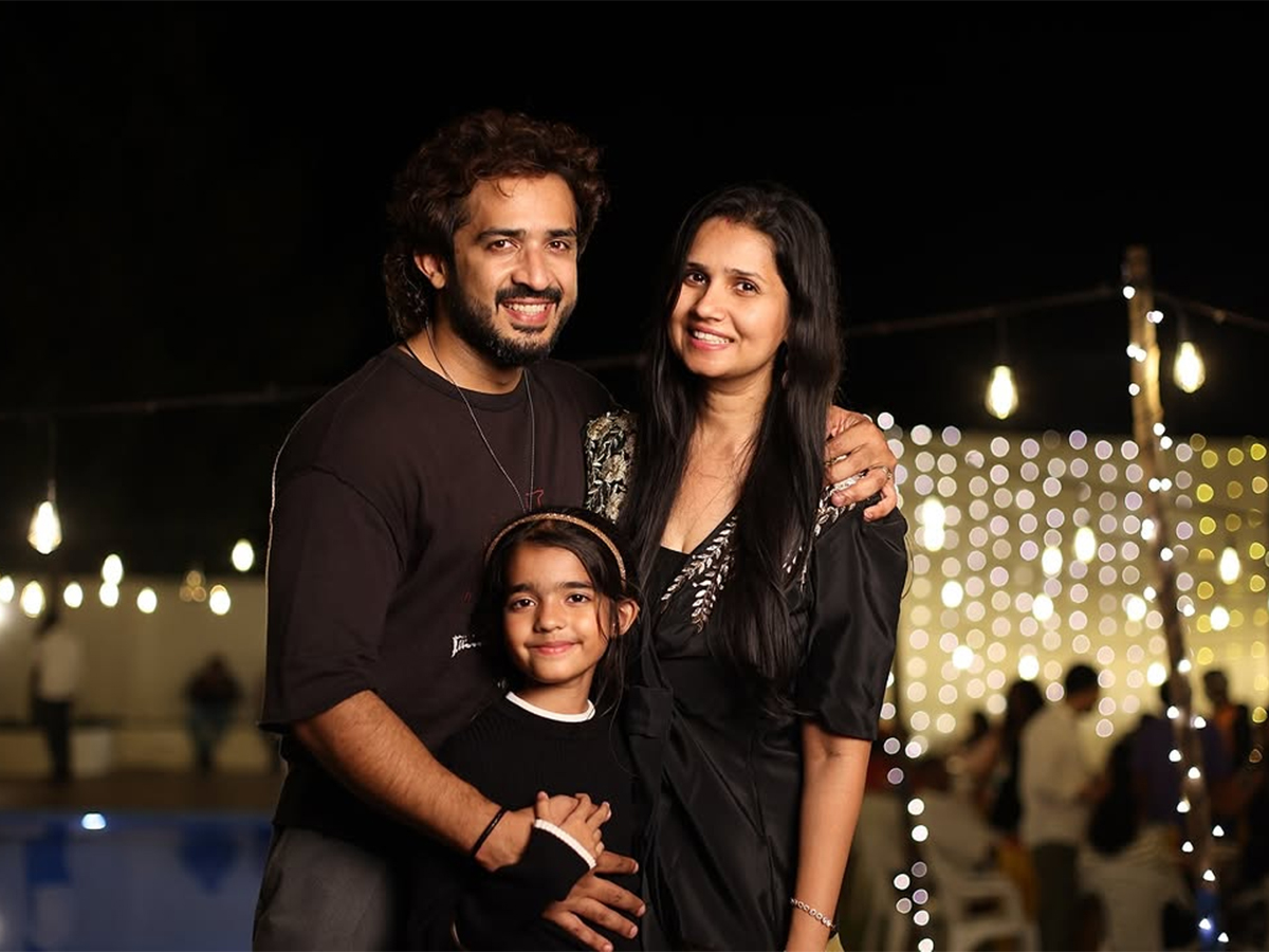 Anchor_20Ravi_20Birthday_20Celebrations_20Photo_20Goes_20Viral__20_2819_29.jpg 19