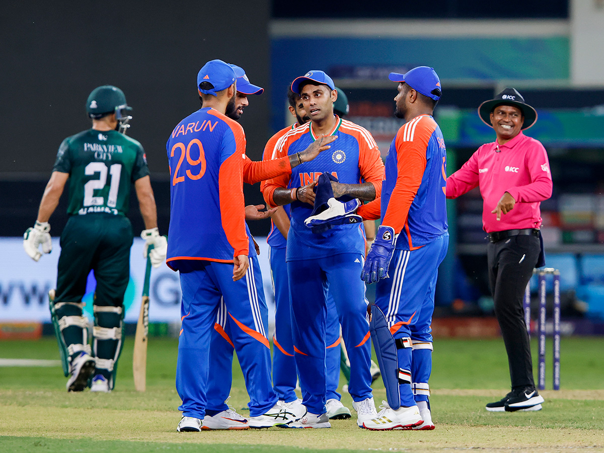 Asia_20Cup_202025_20_20_20India_20and_20Pakistan_20at_20Dubai_20International_20Cricket_20Stadium__20_2815_29.jpg 15
