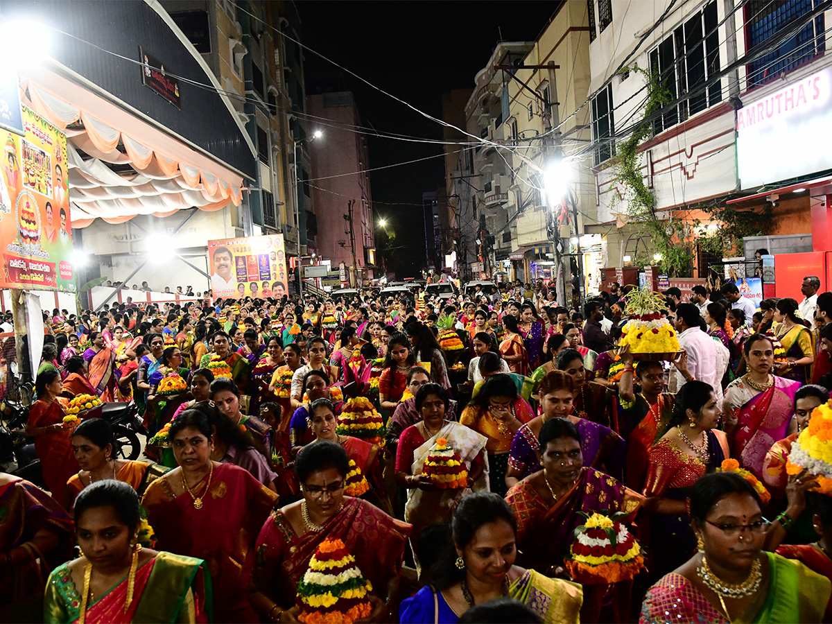 Bathukamma_20Festival_20Celebrations_202025_20Photos__20_2814_29.jpg 14