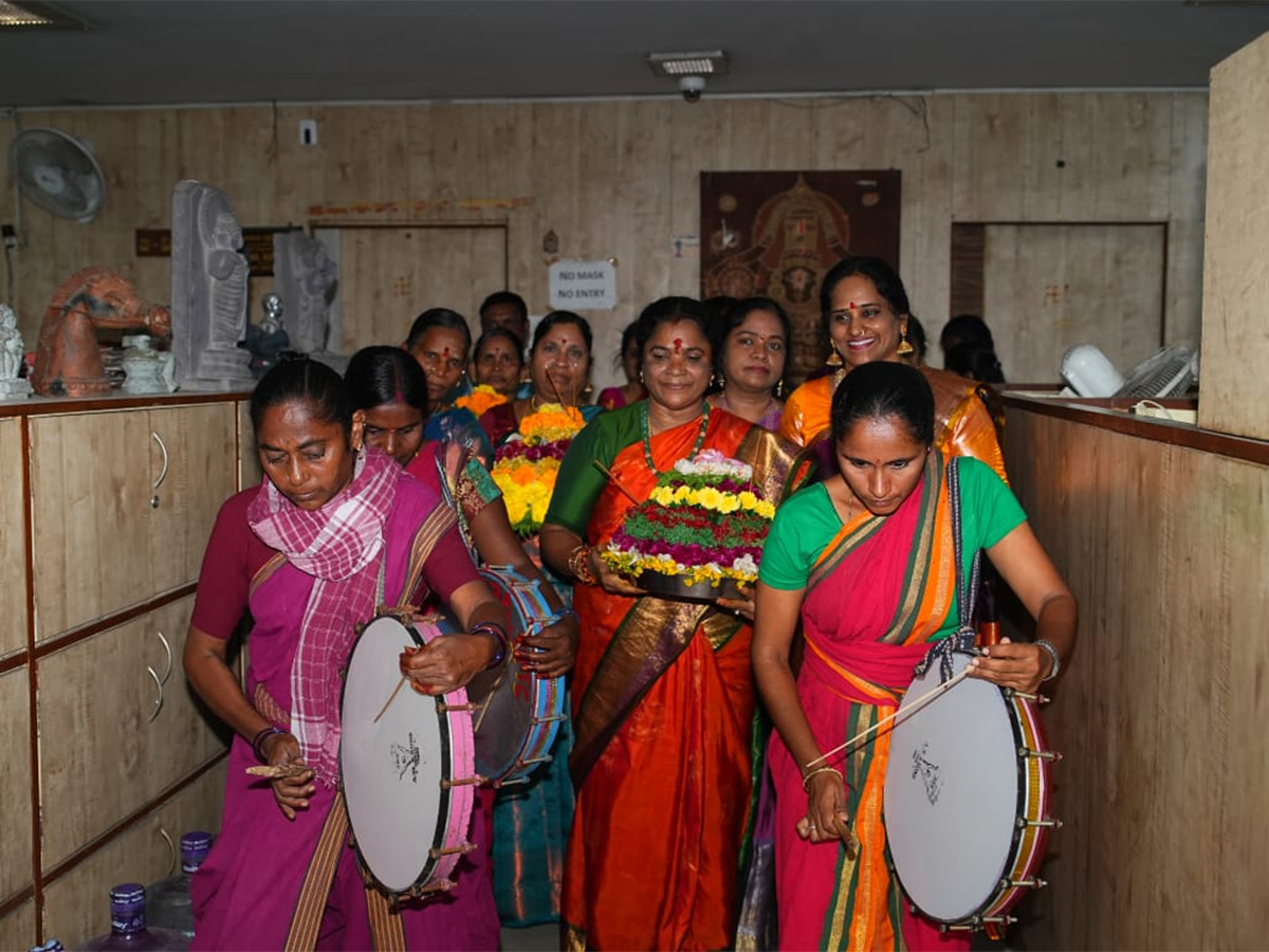 Bathukamma_20Festival_20Celebrations_202025_20Photos__20_2817_29.jpg 17