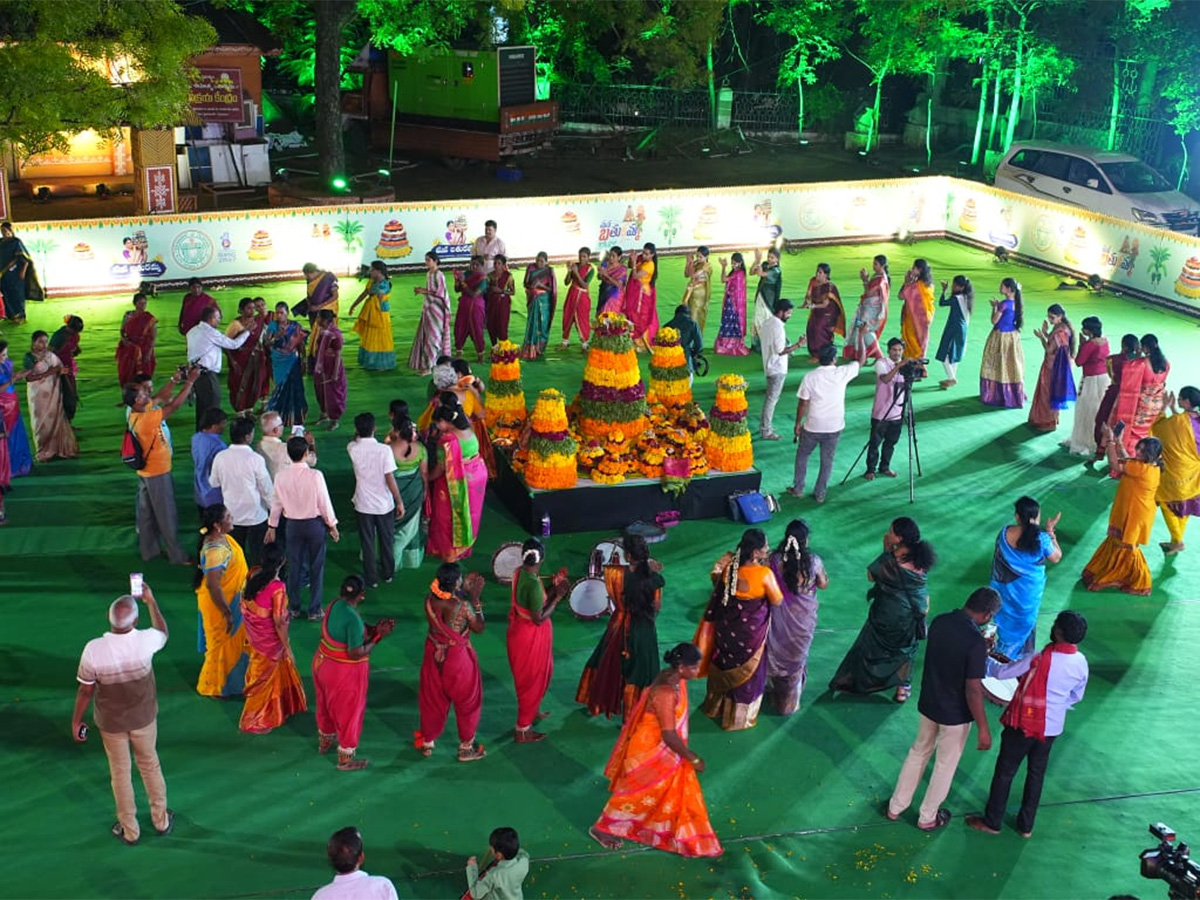 Bathukamma_20Festival_20Celebrations_202025_20Photos__20_2820_29.jpg 20