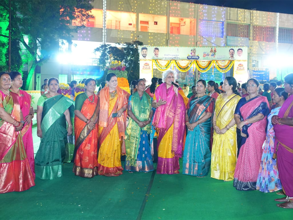 Bathukamma_20Festival_20Celebrations_202025_20Photos__20_2821_29.jpg 21