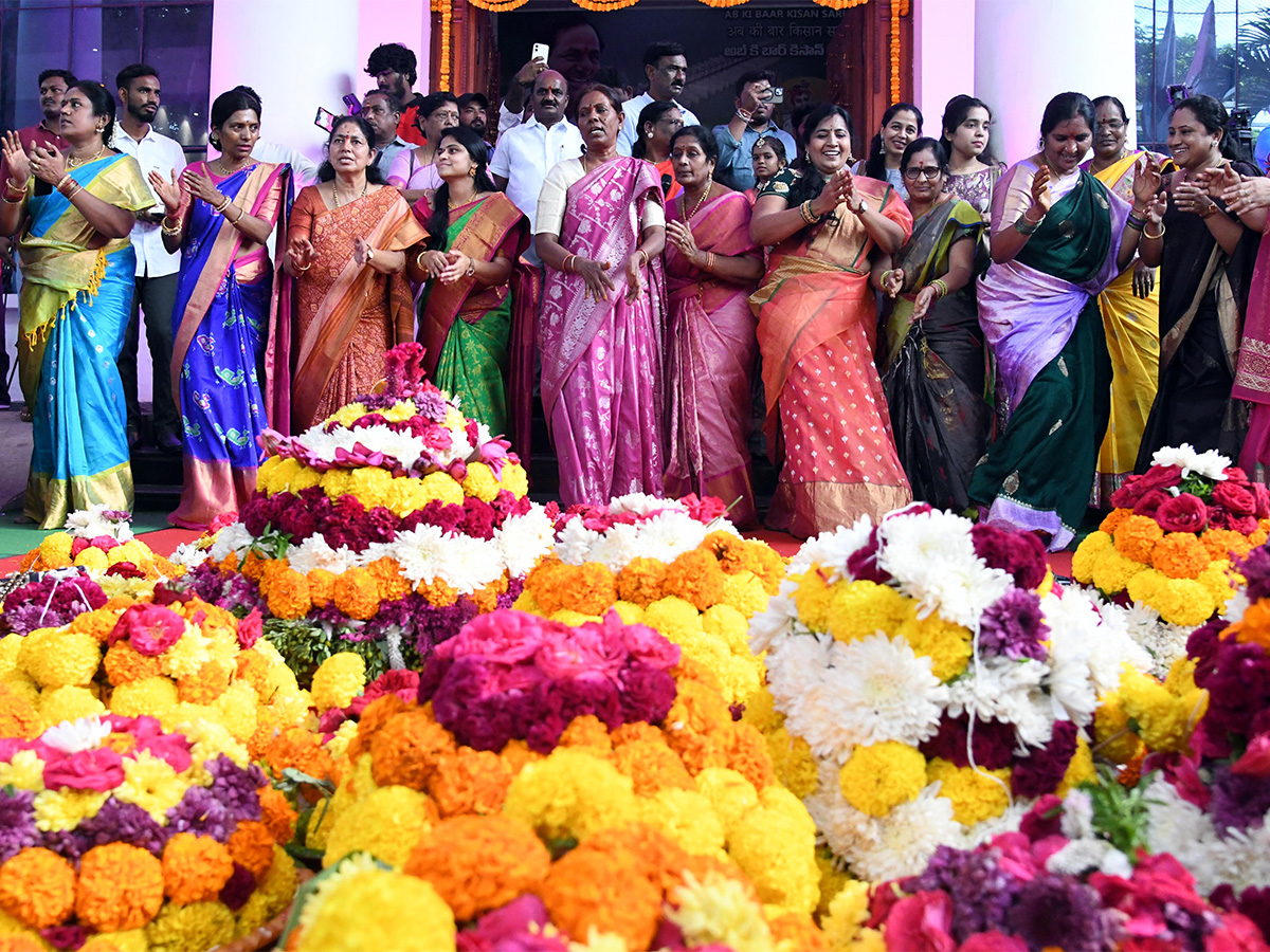 Bathukamma_20Festival_20Celebrations_202025_20Photos__20_2829_29.jpg 29