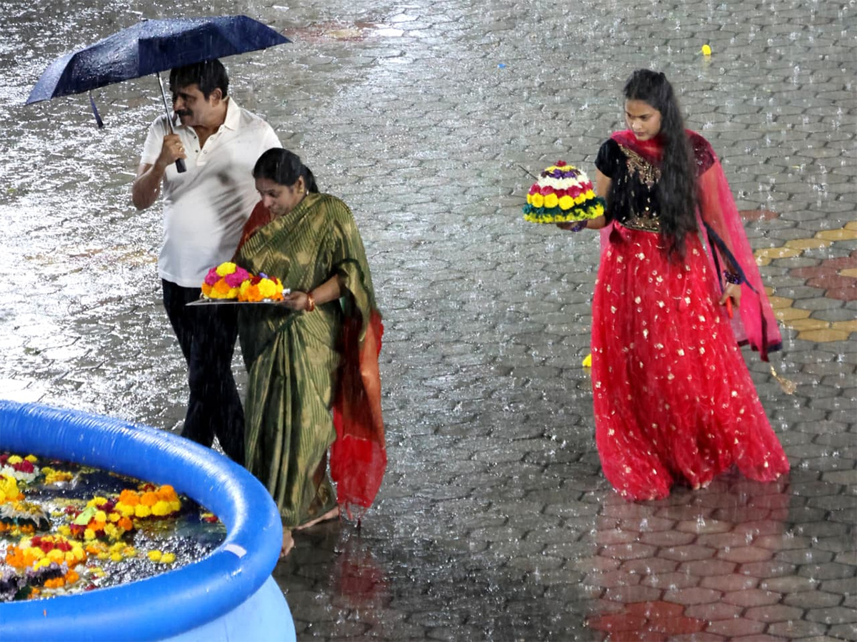 Bathukamma_20Festival_20Celebrations_202025_20Photos__20_284_29.jpg 4