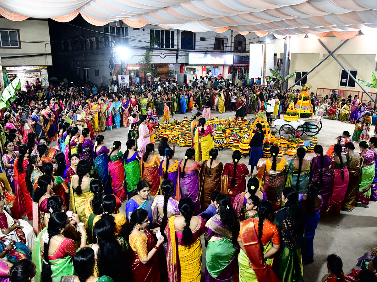Bathukamma_20Festival_20Celebrations_202025_20Photos__20_288_29.jpg 8