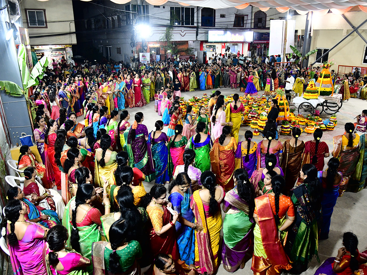 Bathukamma_20Festival_20Celebrations_202025_20Photos__20_289_29.jpg 9