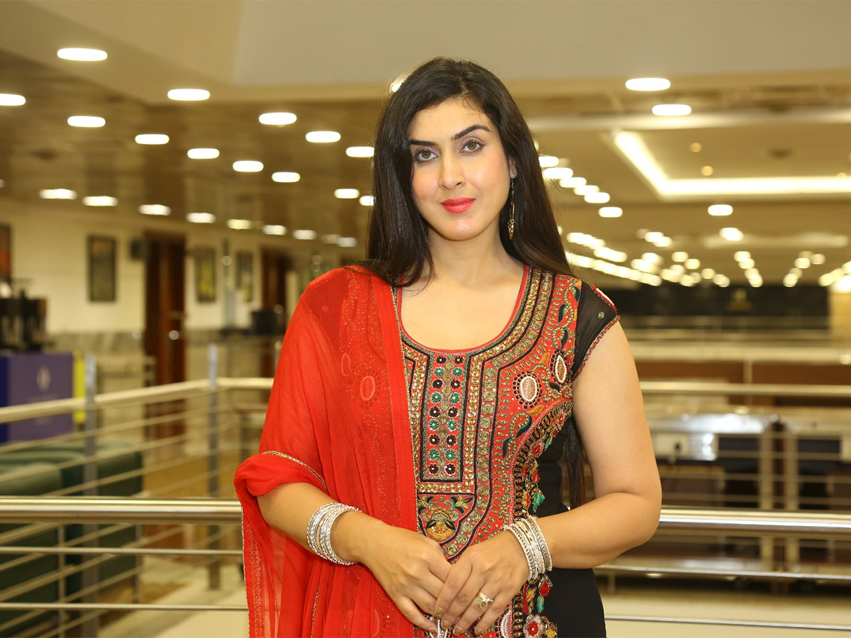 Celebrity_20Dandiya_20Nights_20Season_209_20Photos__20_2810_29.jpg 10