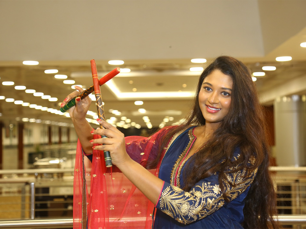 Celebrity_20Dandiya_20Nights_20Season_209_20Photos__20_284_29.jpg 4