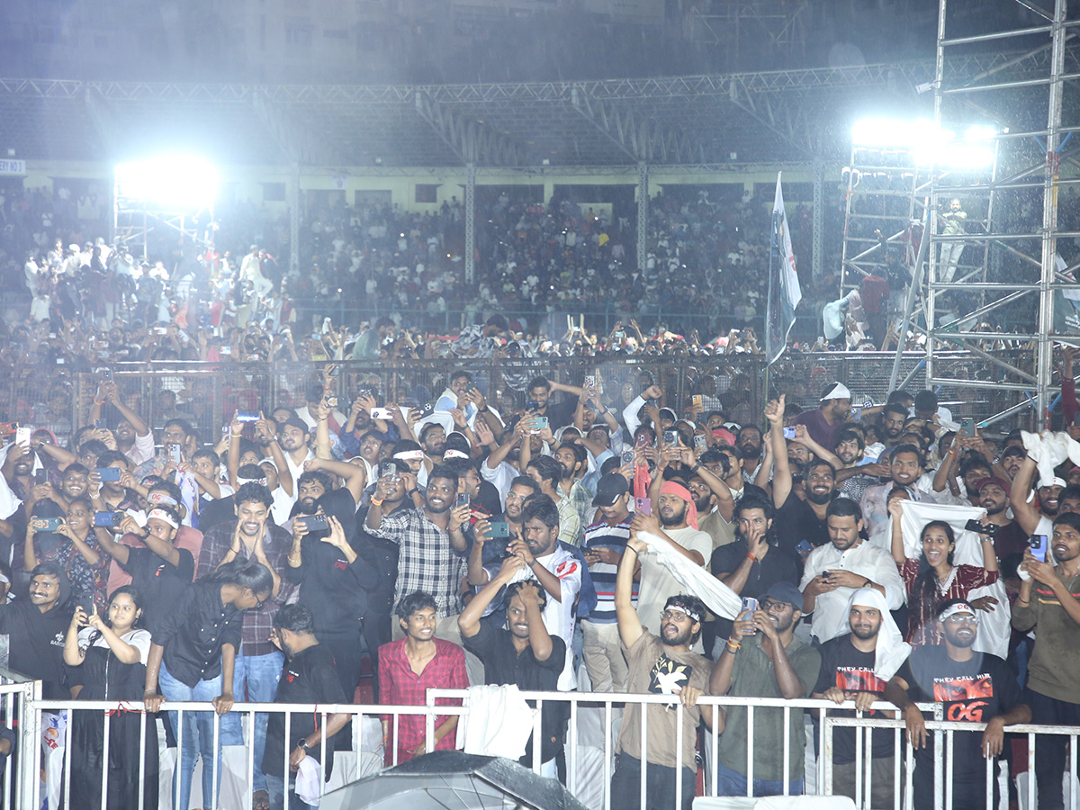Pawan_20Kalyan_20OG_20Movie_20Pre_20Release_20Event_20Photos__20_2815_29.jpg 15