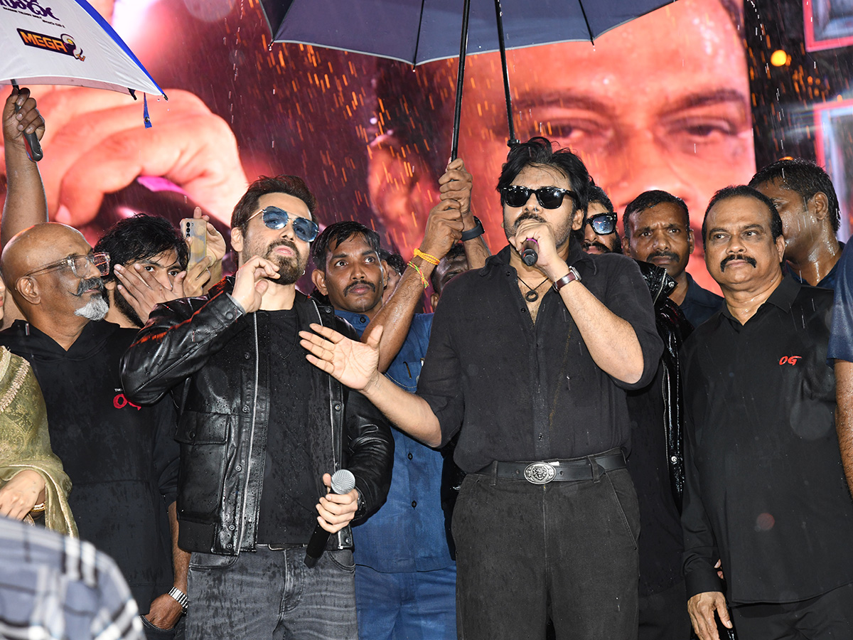 Pawan_20Kalyan_20OG_20Movie_20Pre_20Release_20Event_20Photos__20_284_29.jpg 4