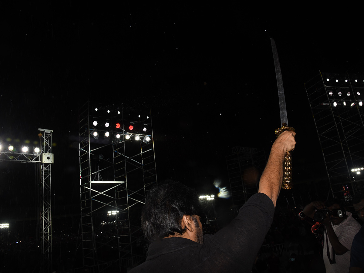 Pawan_20Kalyan_20OG_20Movie_20Pre_20Release_20Event_20Photos__20_289_29.jpg 9