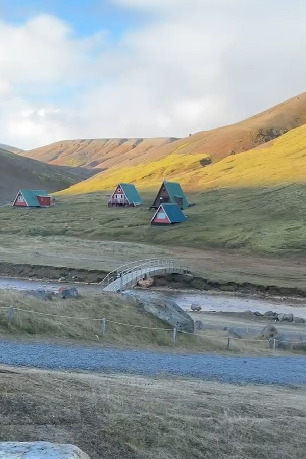 Anchor_20Anasuya_20Bharadwaj_20Shares_20Travel_20Moments_20from_20Iceland_20Photos_20_285_29.jpg 9