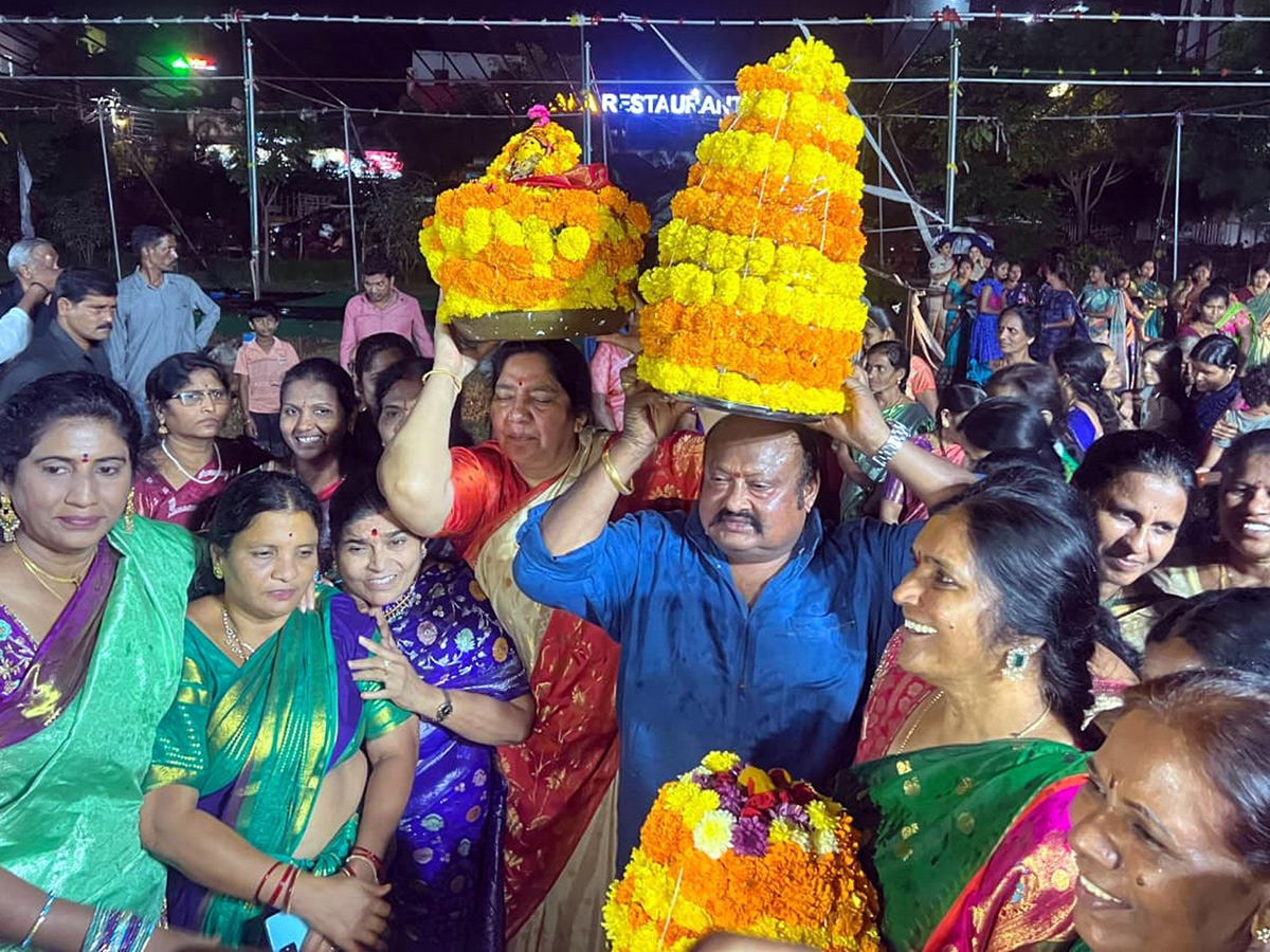 Bathukamma_20Celebrations_202025_20In_20Telangana_20Photos__20_2820_29.jpg 20