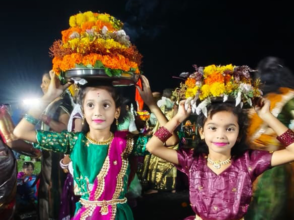 Bathukamma_20Celebrations_202025_20In_20Telangana_20Photos__20_2828_29.jpg 28