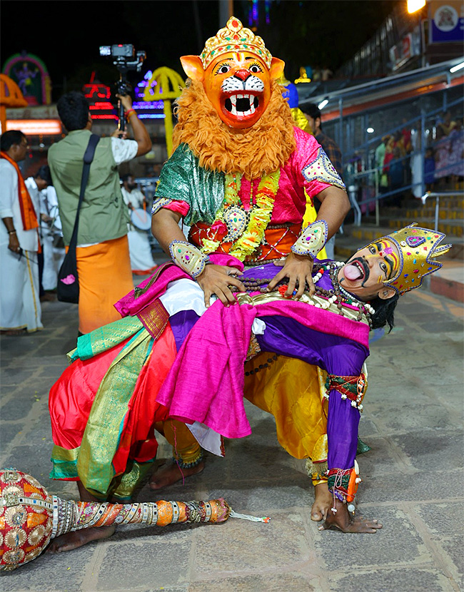 Devi_20Navaratri_20Celebrations_202025_20At_20Srisailam_20Bramaramba_20Temple__20_289_29.jpg 9