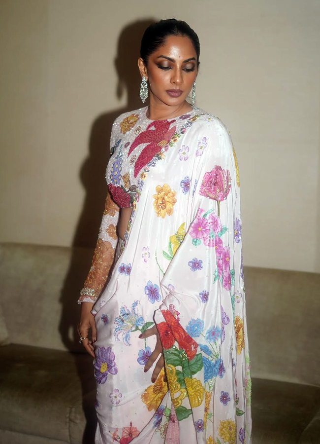 Sriya_20reddy3.jpg 4