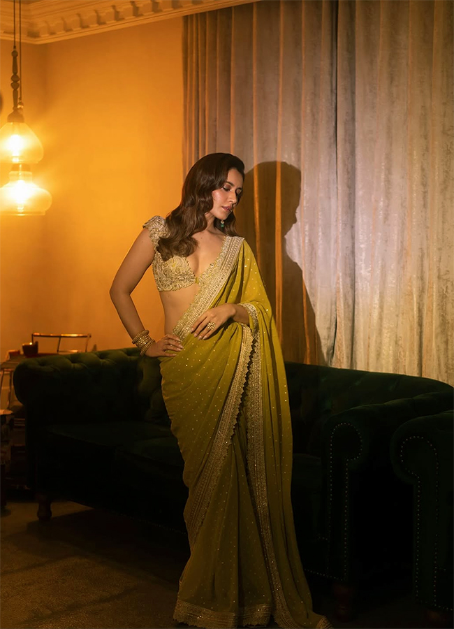 Tollywood_20Actress_20Raashii_20Khanna_20Latest_20Photos__20_285_29.jpg 5