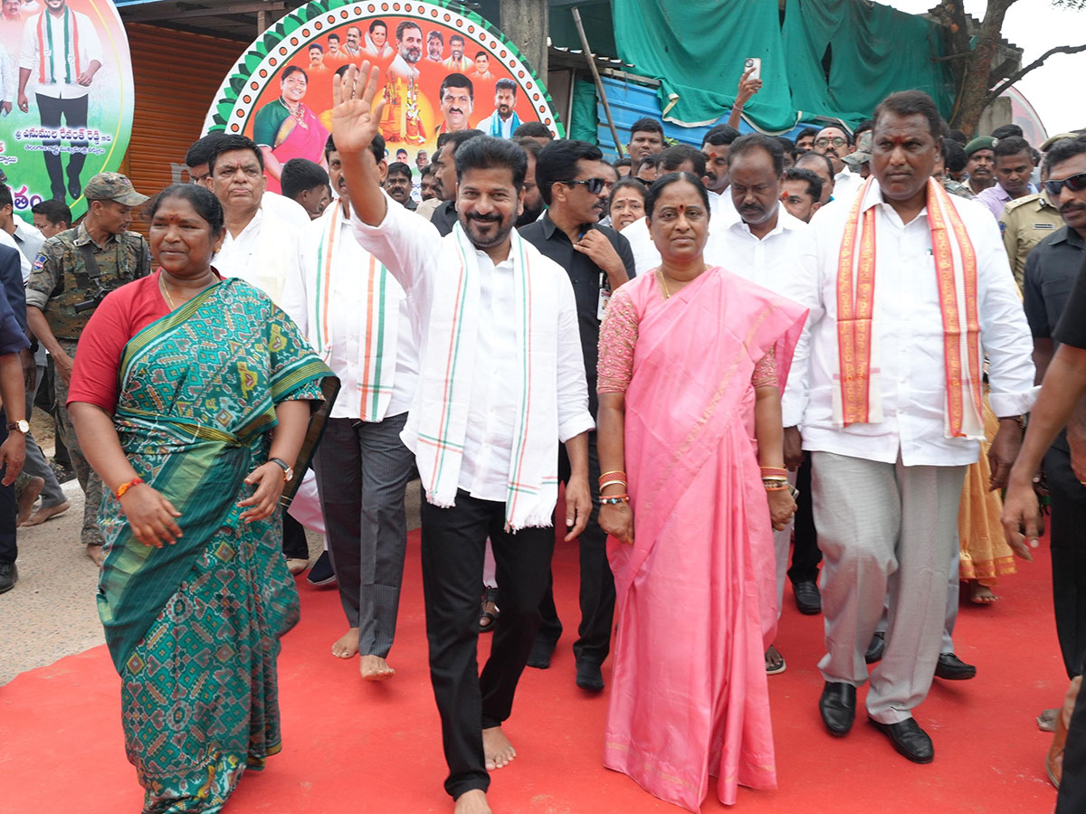 CM_20Revanth_20Reddy_20Visits_20Medaram_20Sammakka_20Saralamma_20Temple_20Photos__20_287_29.jpg 7