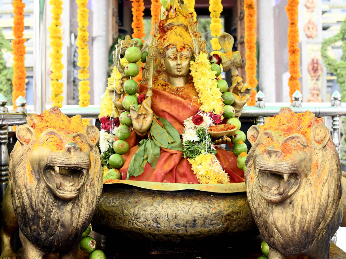 Sri_20Annapurna_20Devi_20Alankaram_20Day_203_20In_20Vijayawada_20Kanaka_20Durga_20Temple_20Photos_20_2810_29_0.jpg 5
