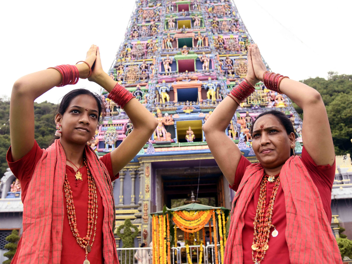 Sri_20Annapurna_20Devi_20Alankaram_20Day_203_20In_20Vijayawada_20Kanaka_20Durga_20Temple_20Photos_20_287_29.jpg 15