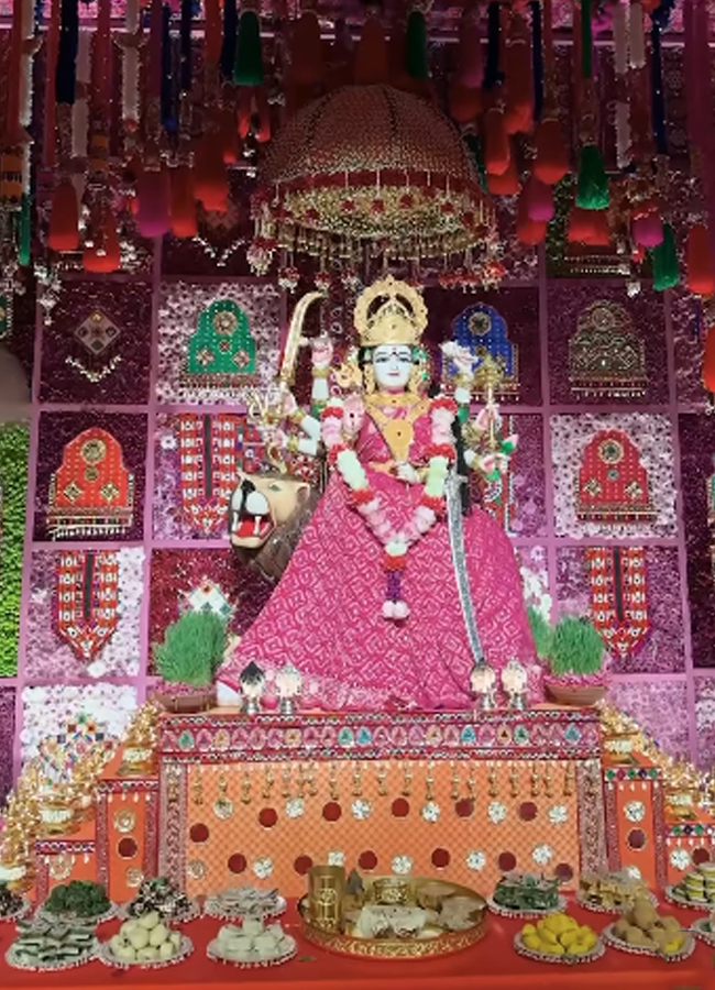 Ambani_20family_20dasara_20celebrations2.jpg 3