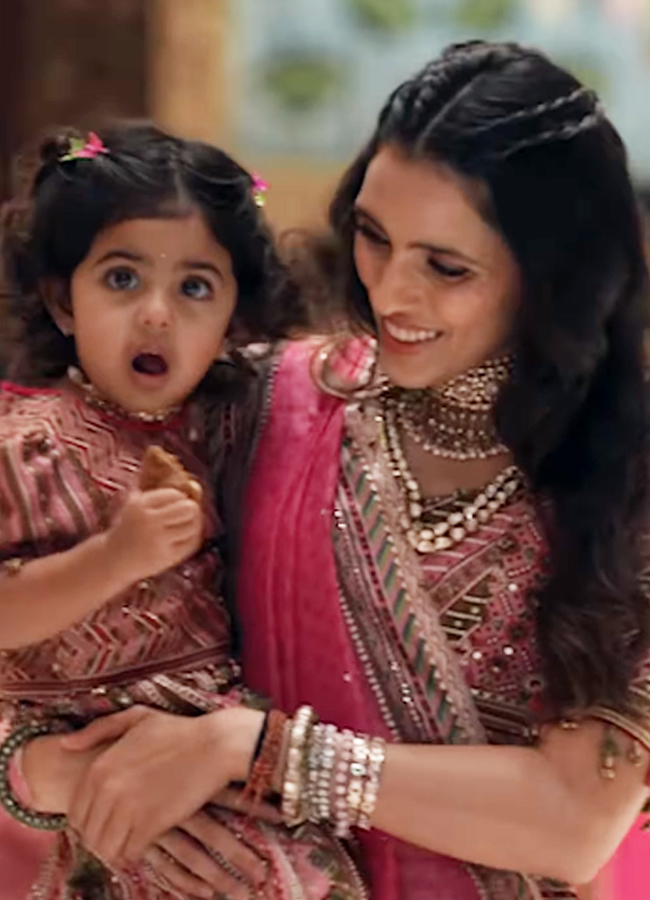 Ambani_20family_20dasara_20celebrations4.jpg 5