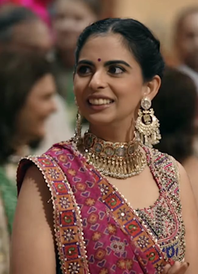 Ambani_20family_20dasara_20celebrations5.jpg 6
