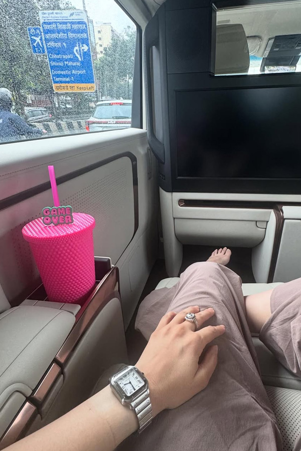 Sania_20Mirza_20Family_20Latest_20pics_20go_20viral_20Porsche_20steals_20spotlight_20Photos_20_281_29.jpg 4